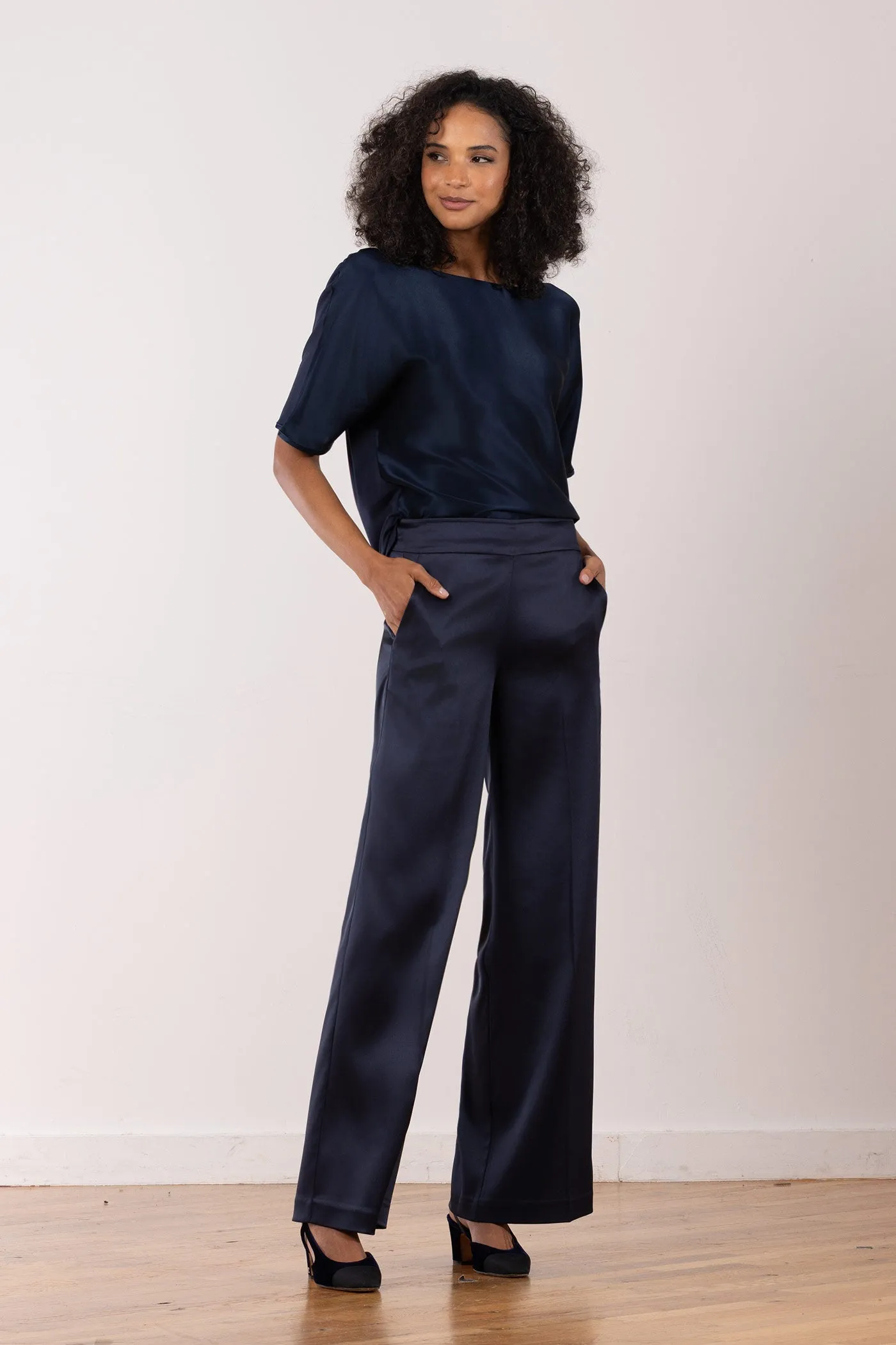 CARLA Satin Navy