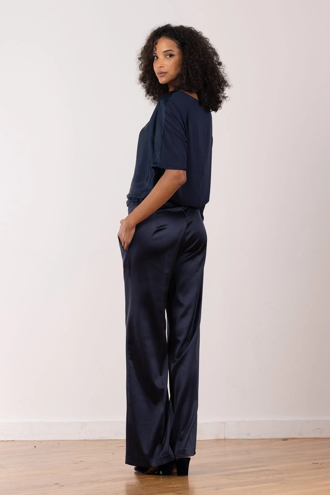 CARLA Satin Navy