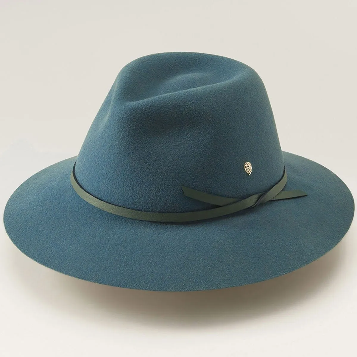 Carly Fedora