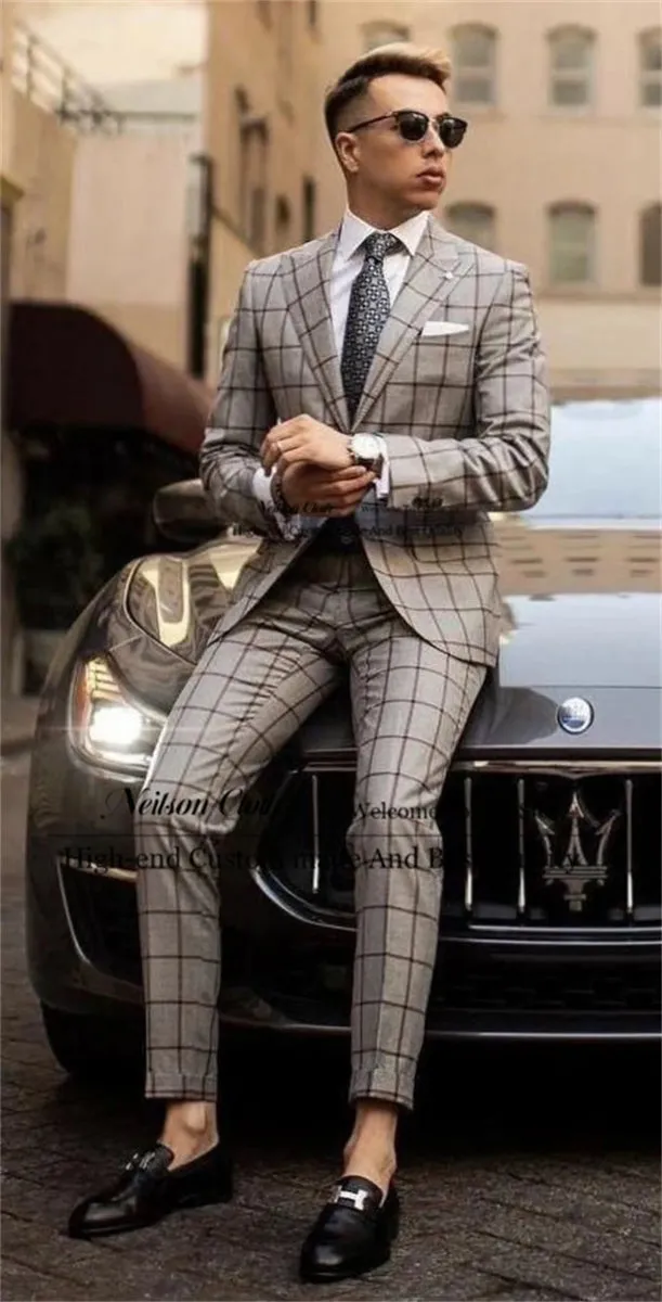 Fashion Plaid Male Prom Blazers 2 Pieces Jacket Pants Sets Peaked Lapel Groom Wedding Tuxedos Business Slim Fit Costume Homme