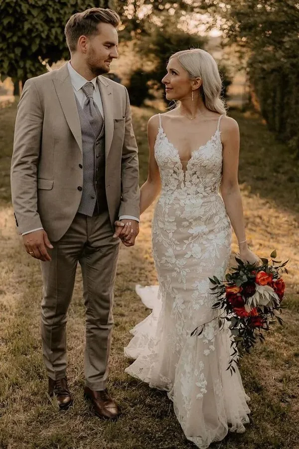 Mermaid Tulle V-neck Wedding Dresses With Appliques, Bridal Gown, MW977