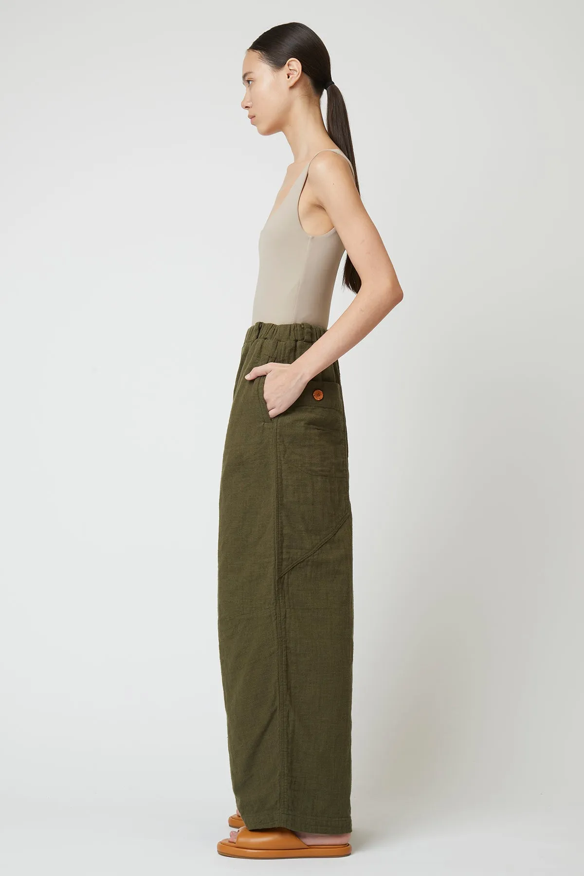 Mikia Pant