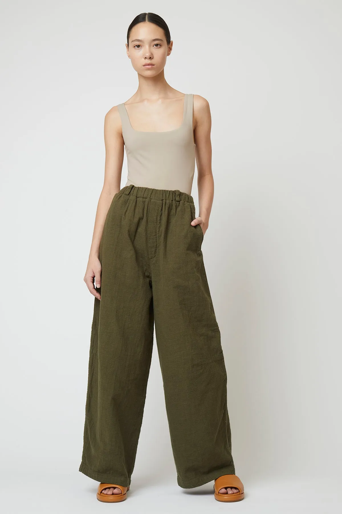 Mikia Pant