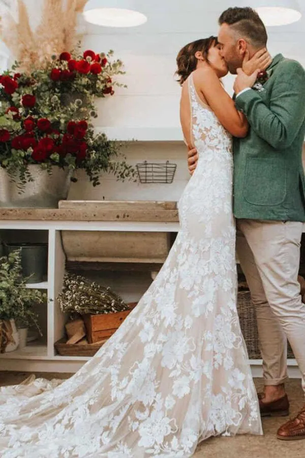 Roycebridal Ivory Lace Mermaid V-neck Beach Wedding Dresses, Appliqued Bridal Gown, MW616
