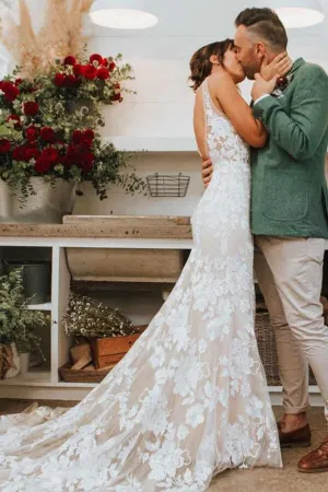 Roycebridal Ivory Lace Mermaid V-neck Beach Wedding Dresses, Appliqued Bridal Gown, MW616