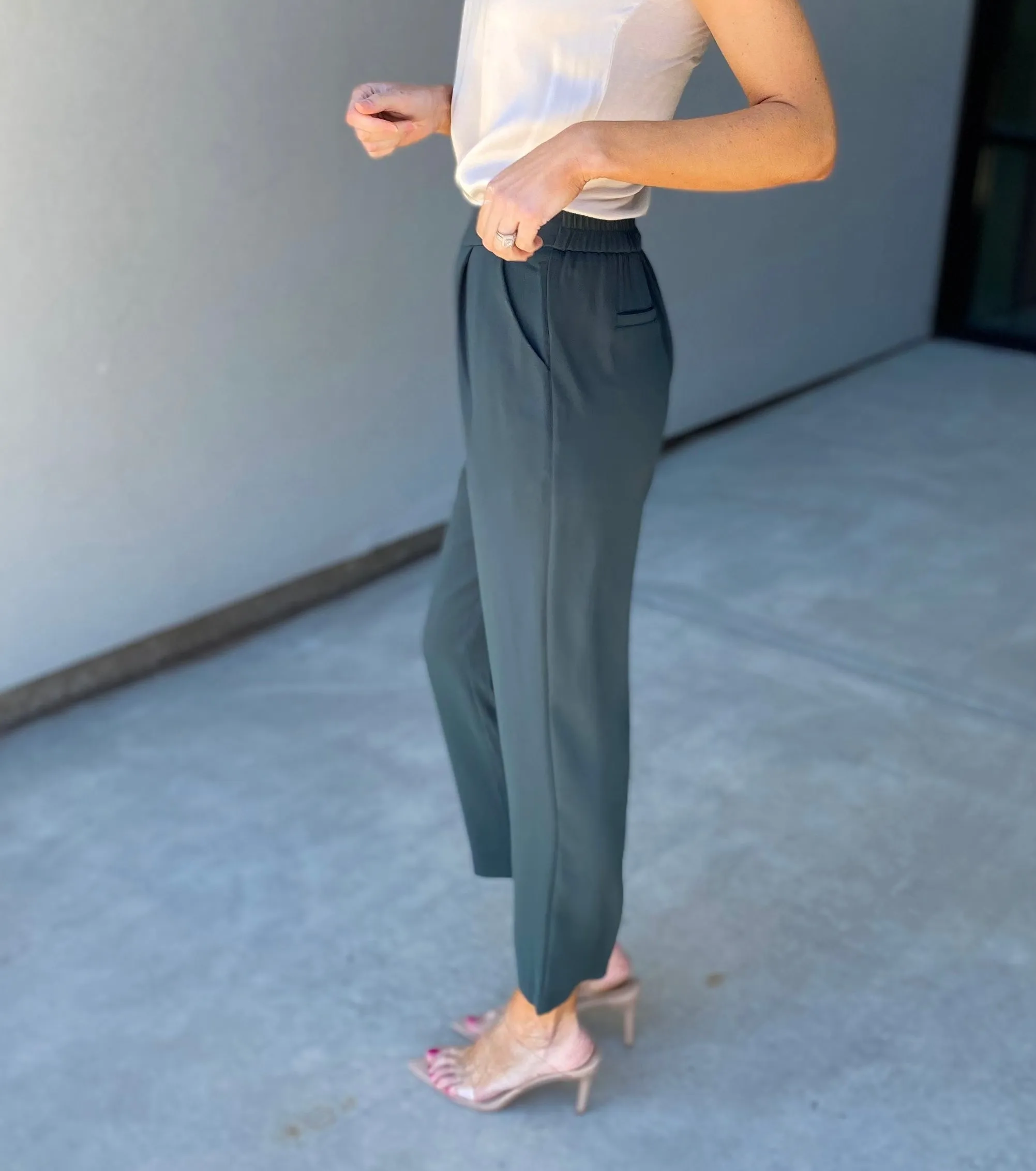 Scarlett High Elastic Waist Tapered Pants (Hunter Green)