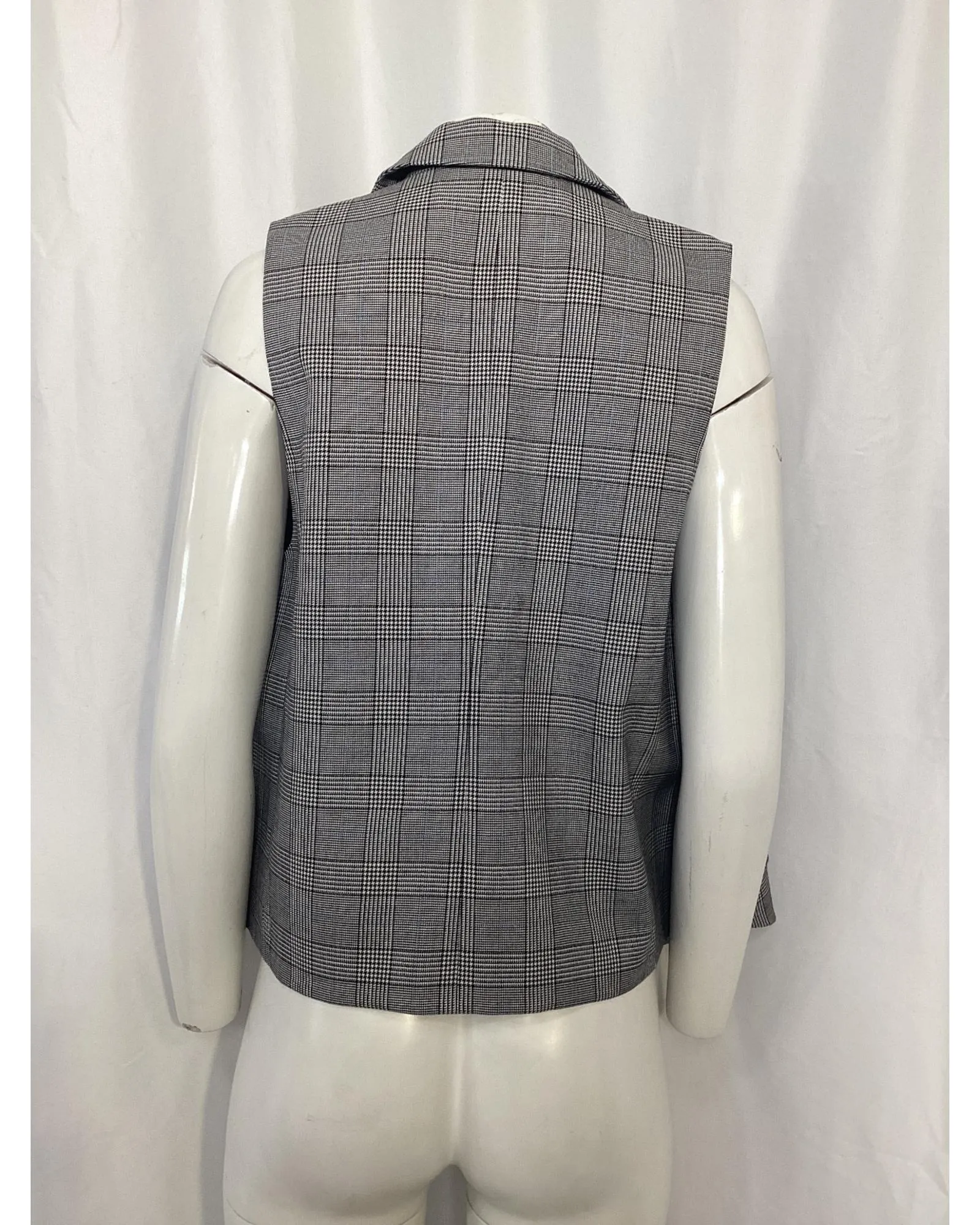 Sleeveless Plaid Vest