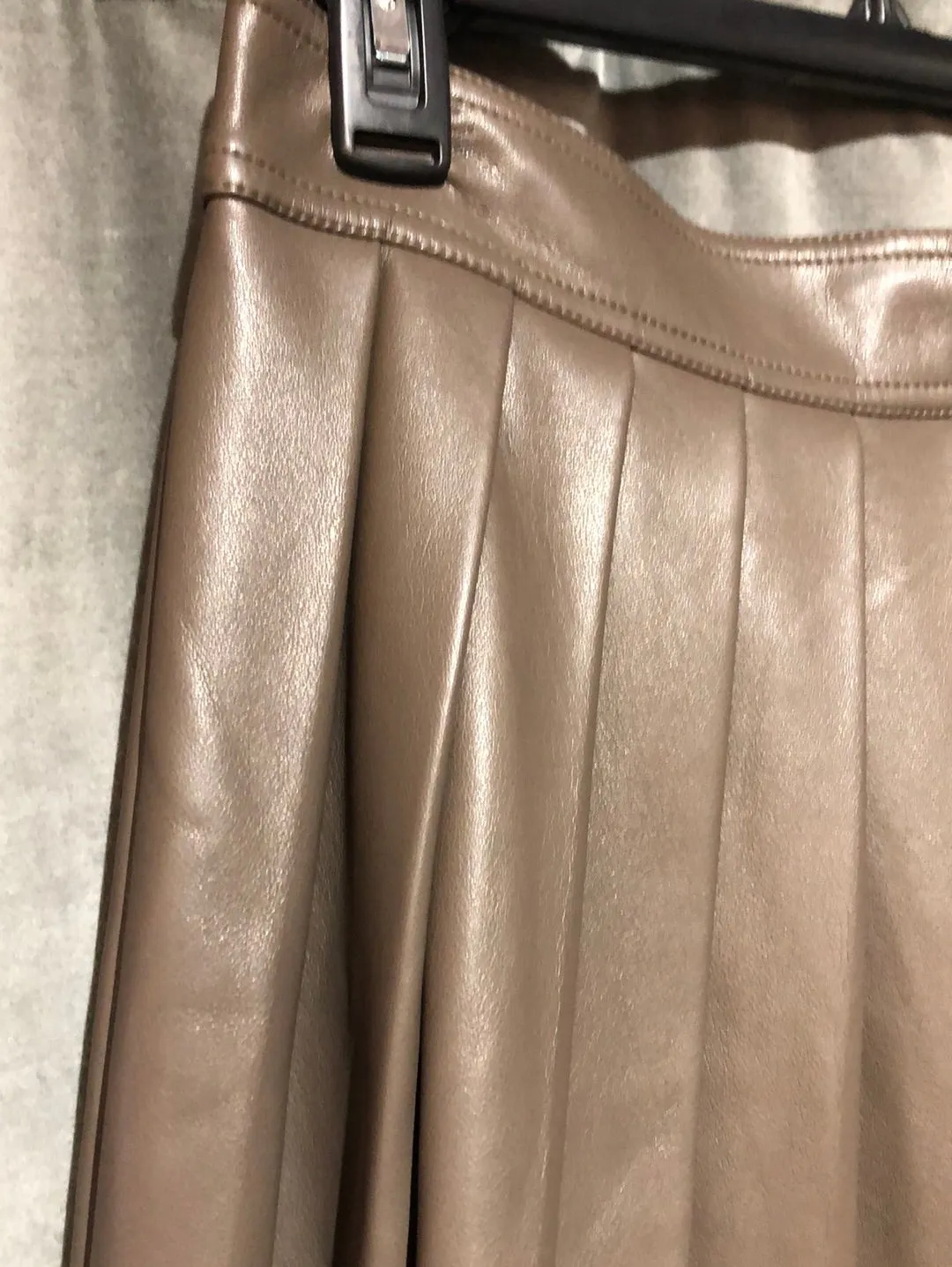 Stand Studio Cocoa faux leather pleaded knee length skirt