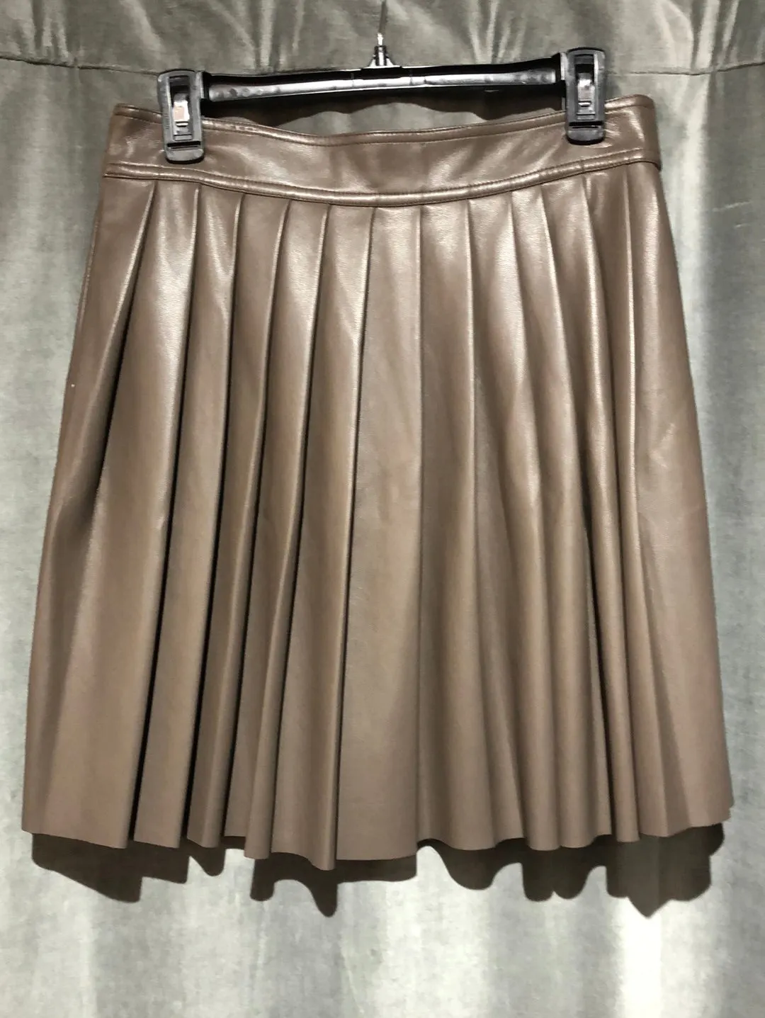 Stand Studio Cocoa faux leather pleaded knee length skirt