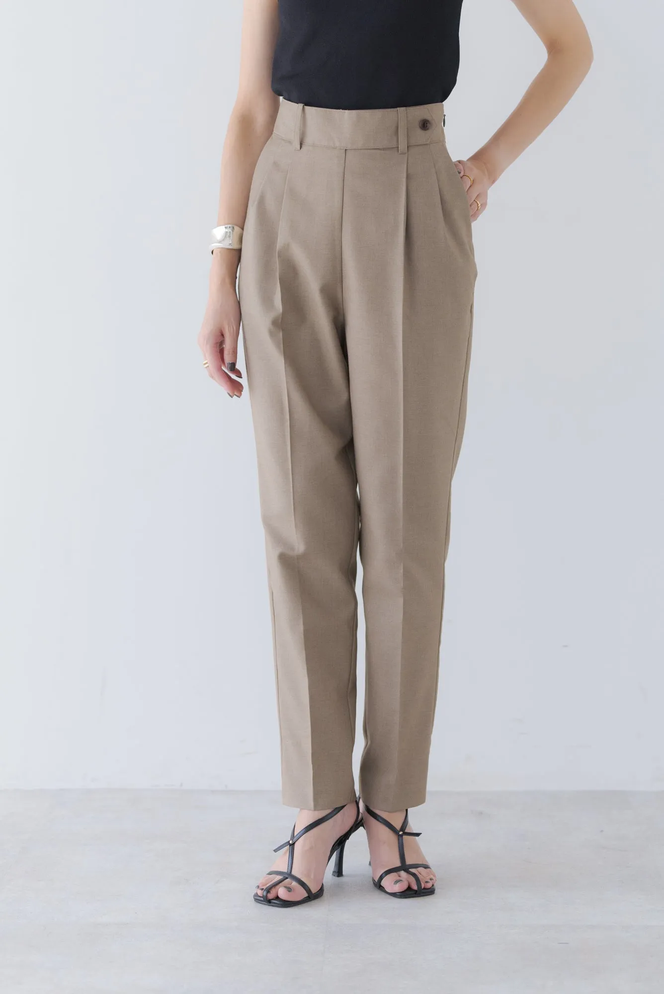テーパードベルトパンツ｜TAPERED BELT PANTS