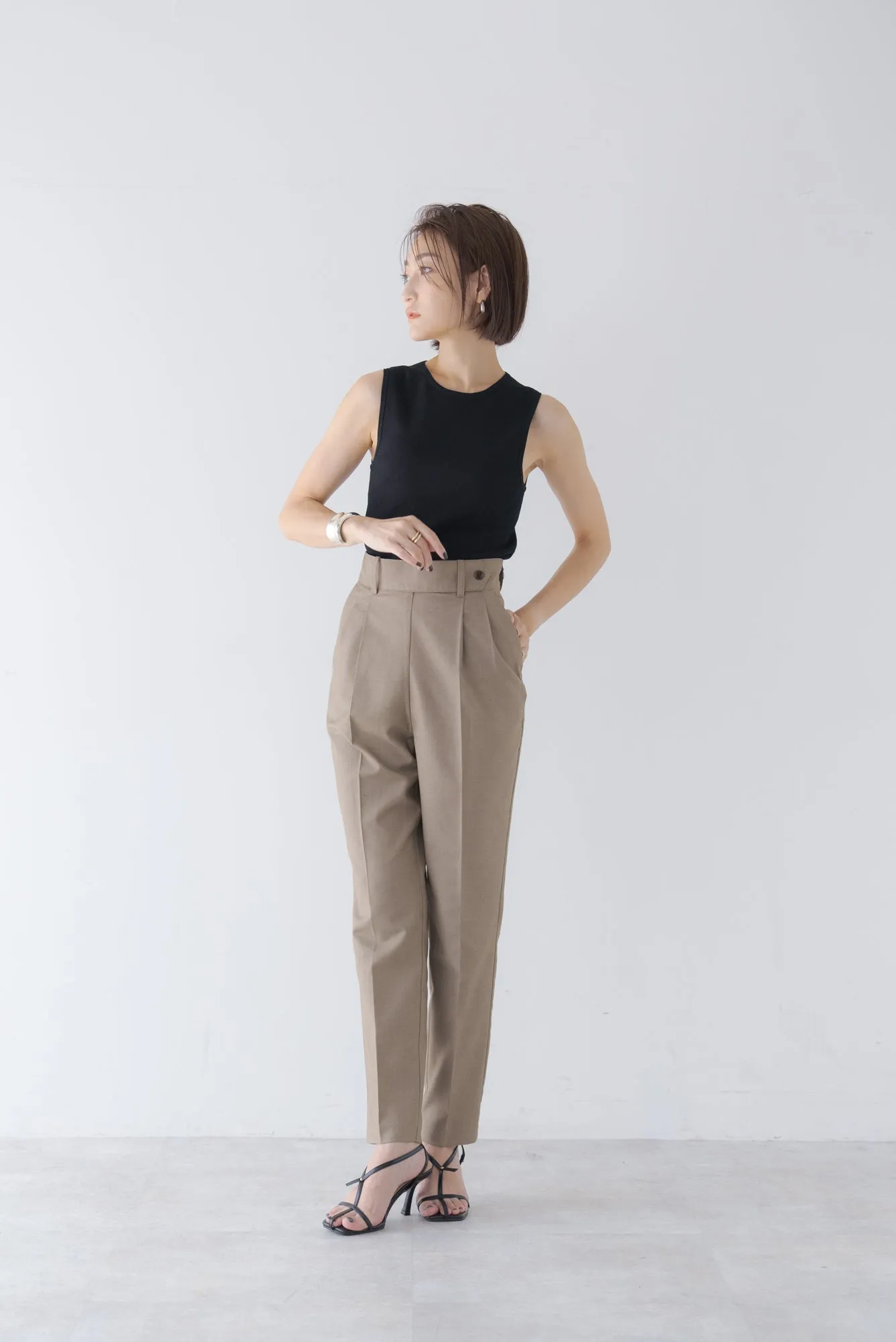 テーパードベルトパンツ｜TAPERED BELT PANTS