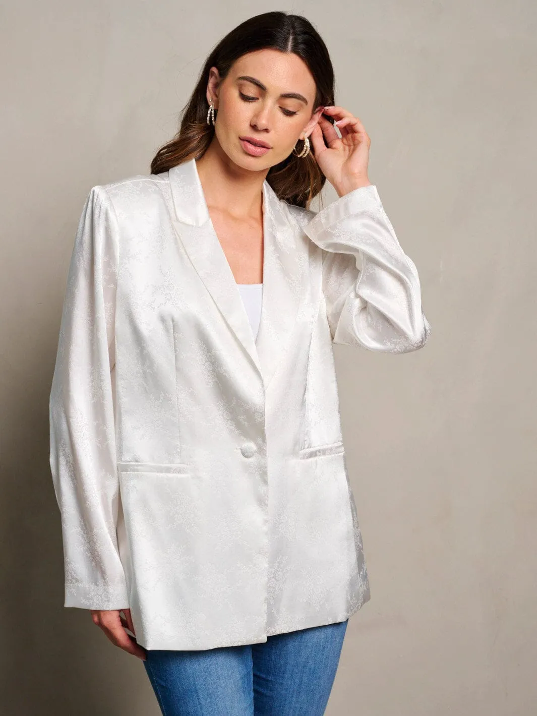 WOMEN'S LONG SLEEVE BUTTON CLOSURE FLORAL JACQUARD BLAZER