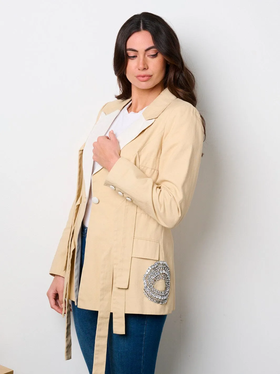 WOMEN'S LONG SLEEVE BUTTON CLOSURE SELF TIE STUDS DETAILED BLAZER